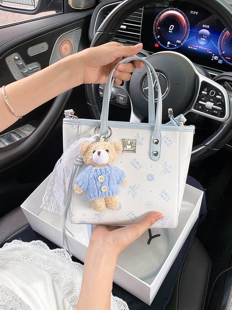 아름다운 꽃무늬와 귀여운 인형 펜던트가 있는 고급스럽고 - Luxury Bags Cute 리뷰 및 가격